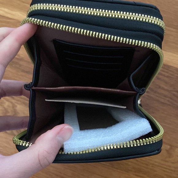 forever young black crossbody bag brand new! - Picture 4 of 7